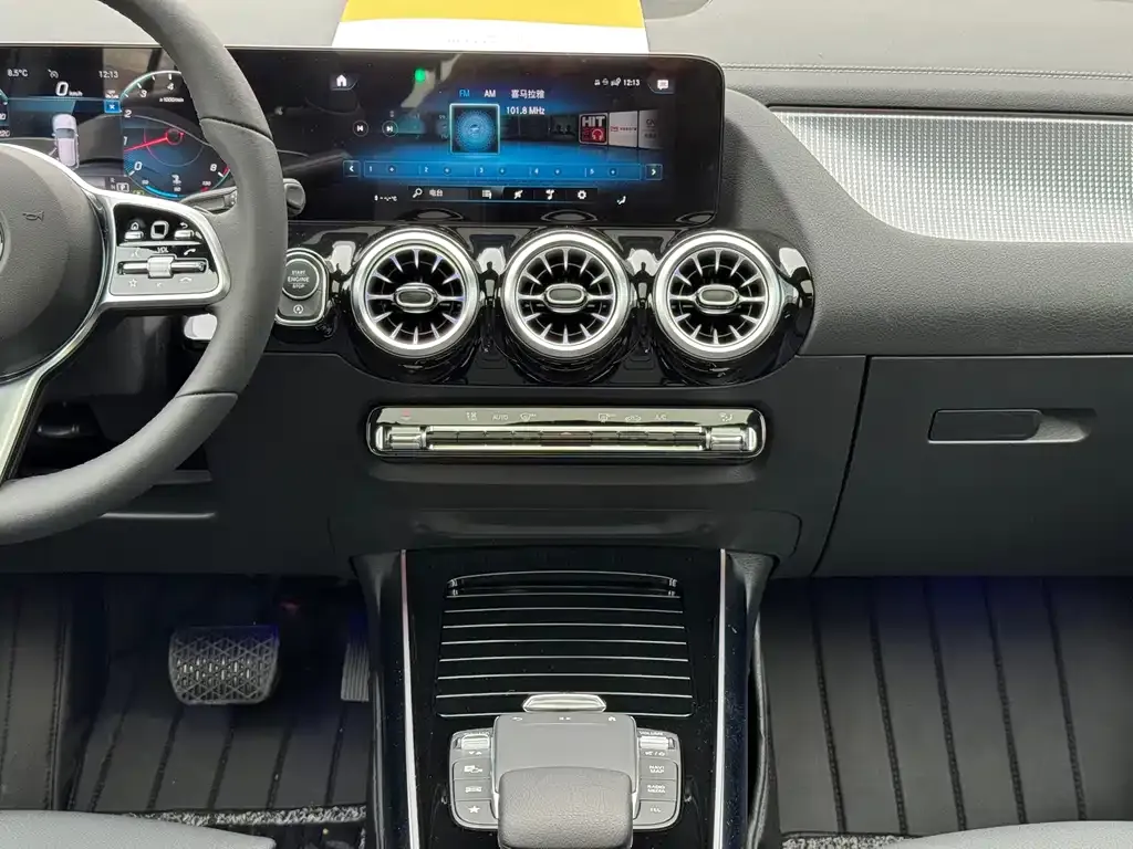 Mercedes-Benz GLA — фото 9