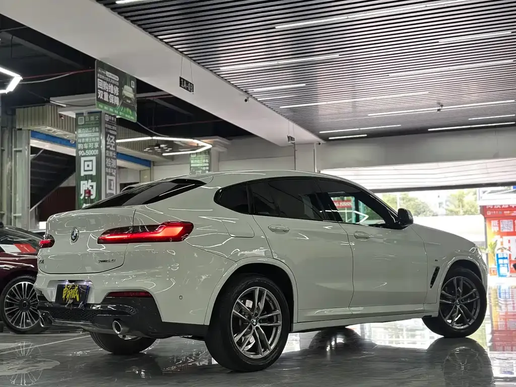 BMW X4 — фото 6