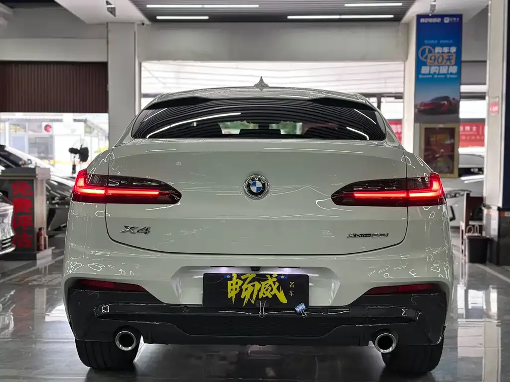 BMW X4 — фото 7