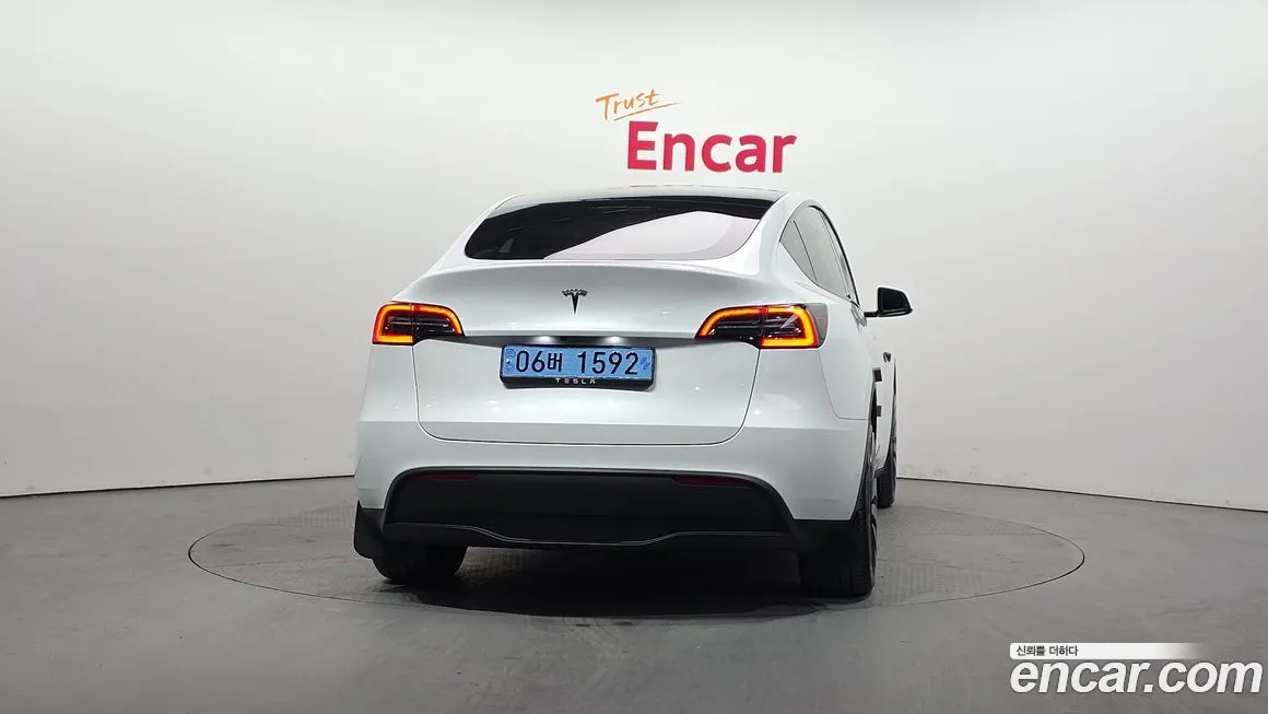 Tesla Model Y — фото 4