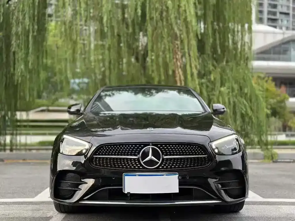 Mercedes-Benz E-Class — фото 2