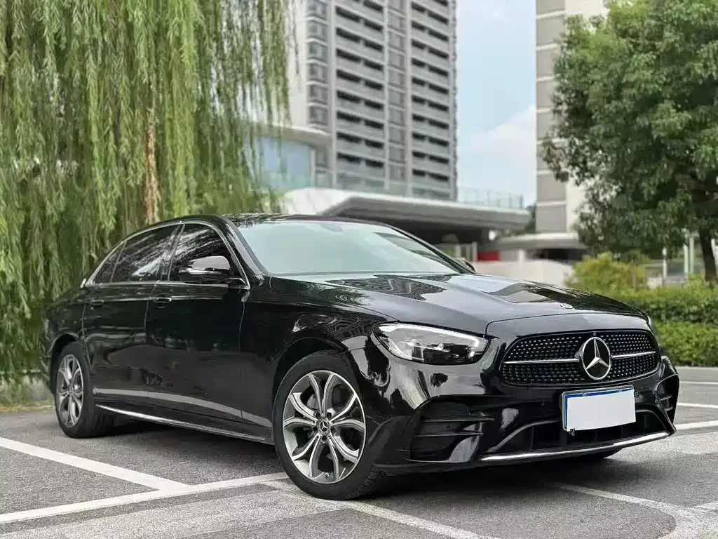 Mercedes-Benz E-Class — фото 3