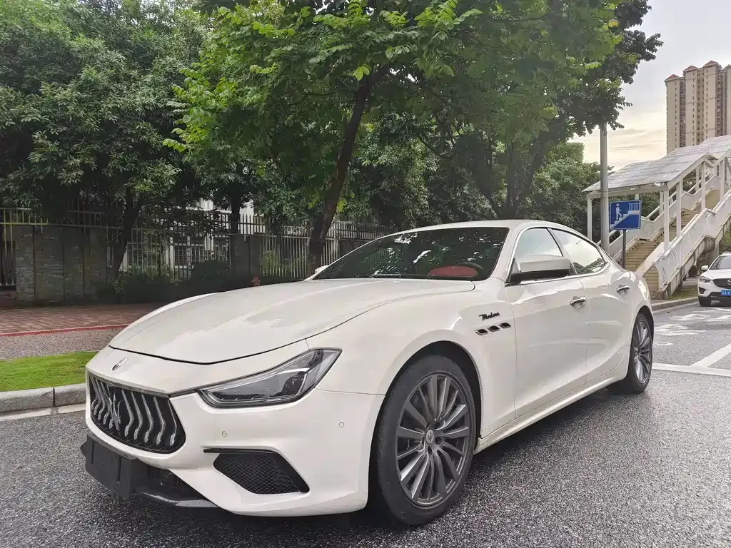 Maserati Ghibli — фото 1