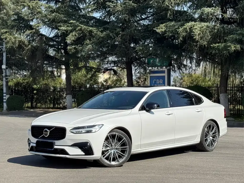 Volvo S90 — фото 1