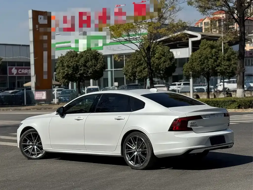 Volvo S90 — фото 10