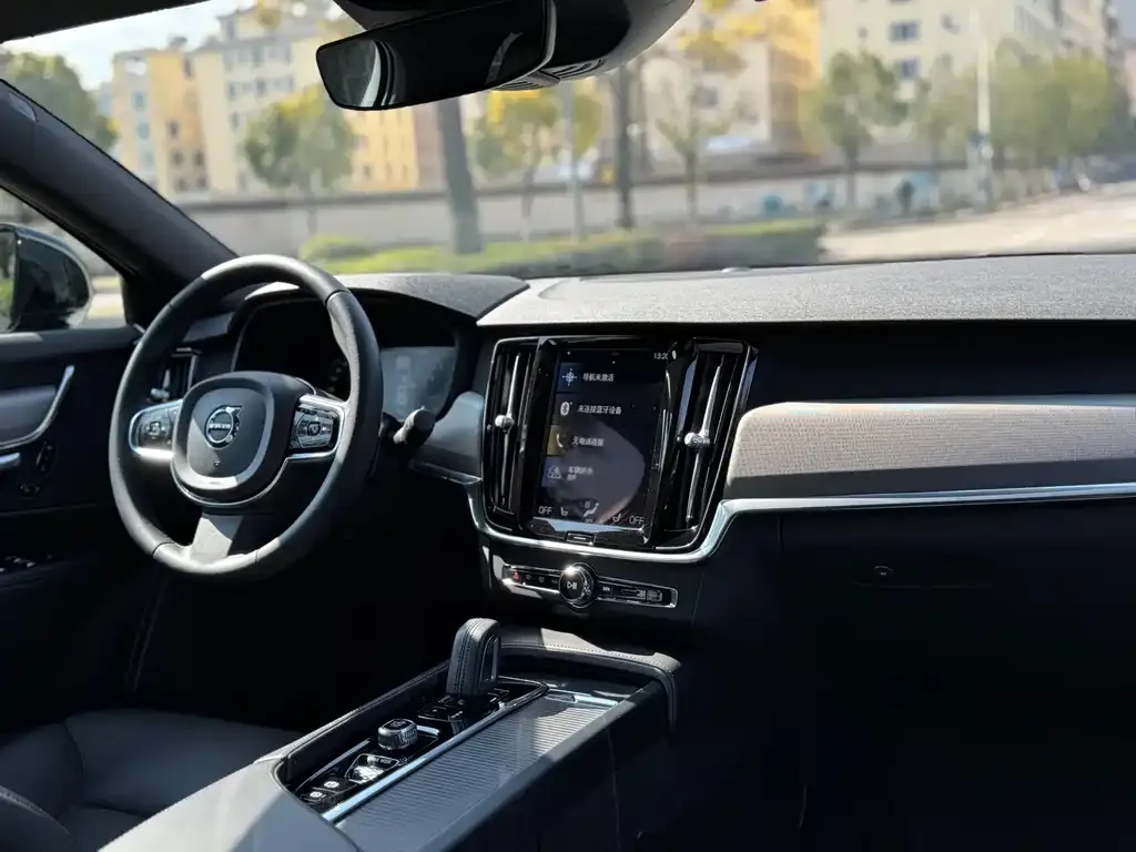 Volvo S90 — фото 7