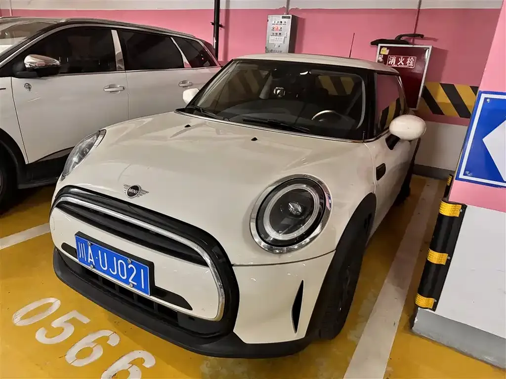 MINI Cooper (3-door) — фото 1