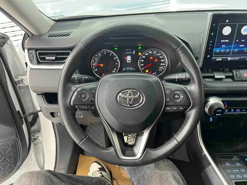 Toyota Wildlander — фото 10