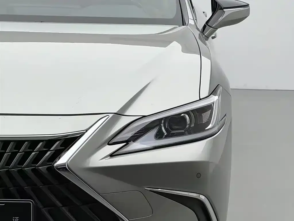 Lexus ES — фото 9