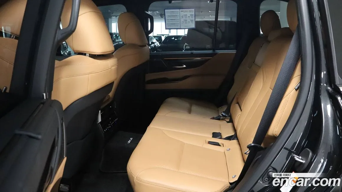 Lexus LX — фото 10