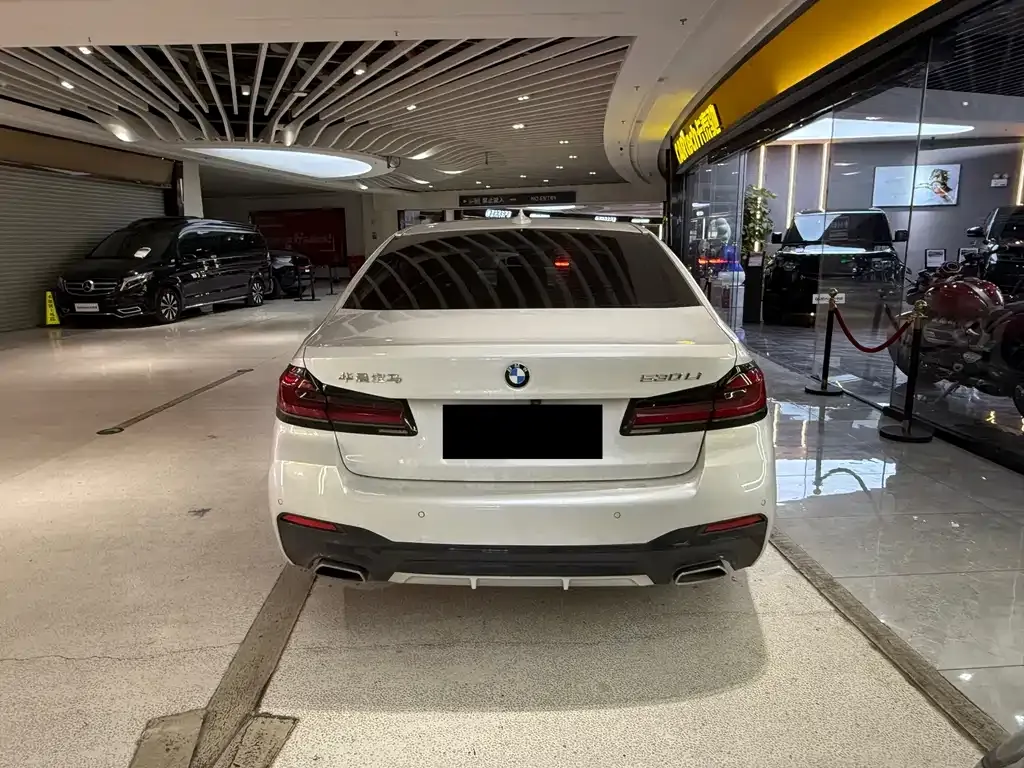 BMW 5 Series — фото 4