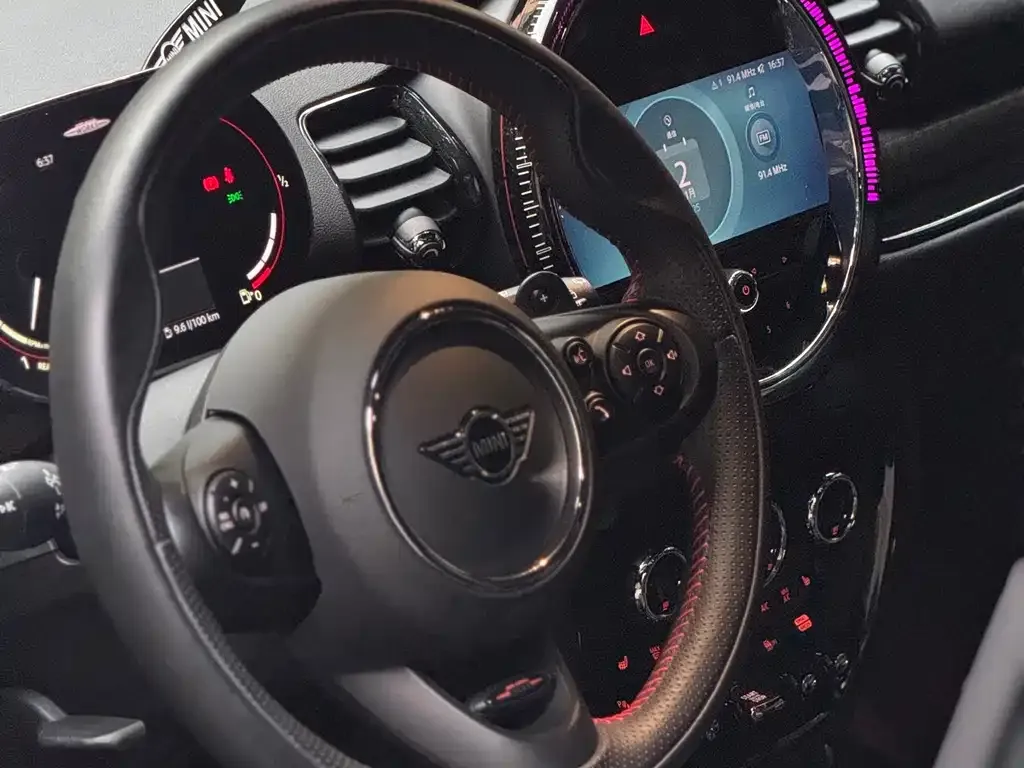 MINI Clubman JCW — фото 8