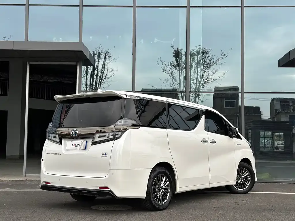 Toyota Vellfire — фото 5