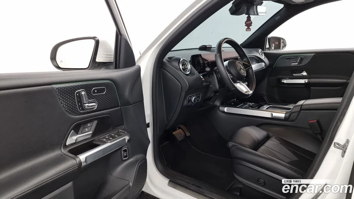 Mercedes-Benz GLB-Class — фото 10