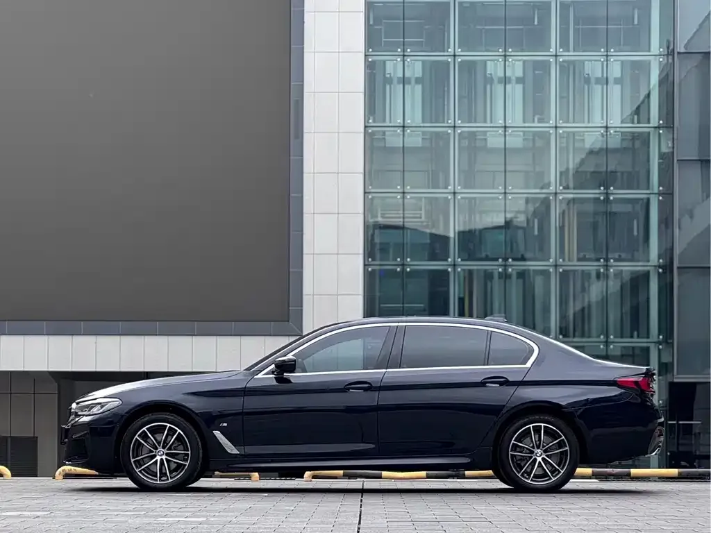 BMW 5 Series — фото 2