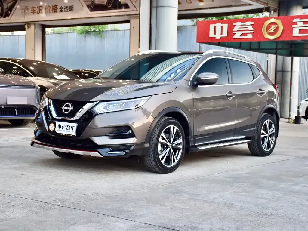 Nissan Qashqai — фото 1