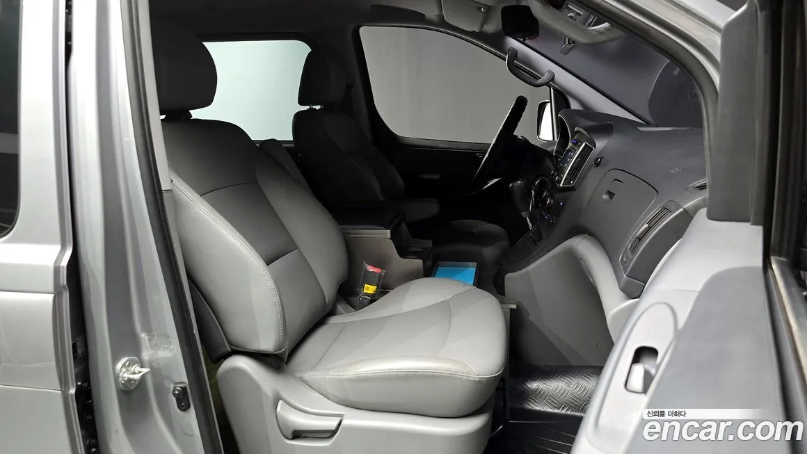 Hyundai Starex — фото 10