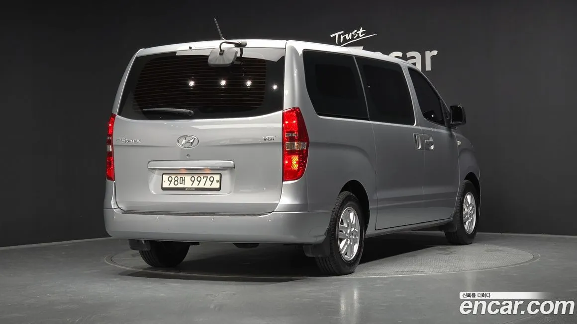 Hyundai Starex — фото 2