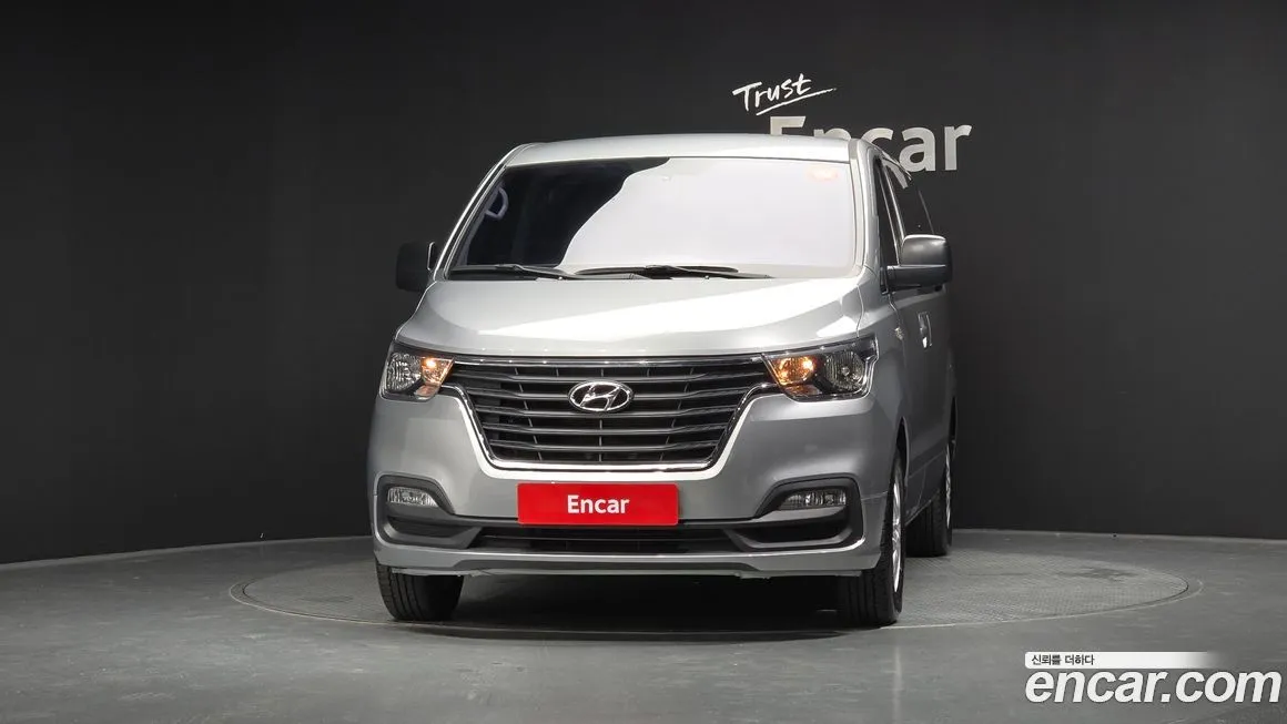 Hyundai Starex — фото 3