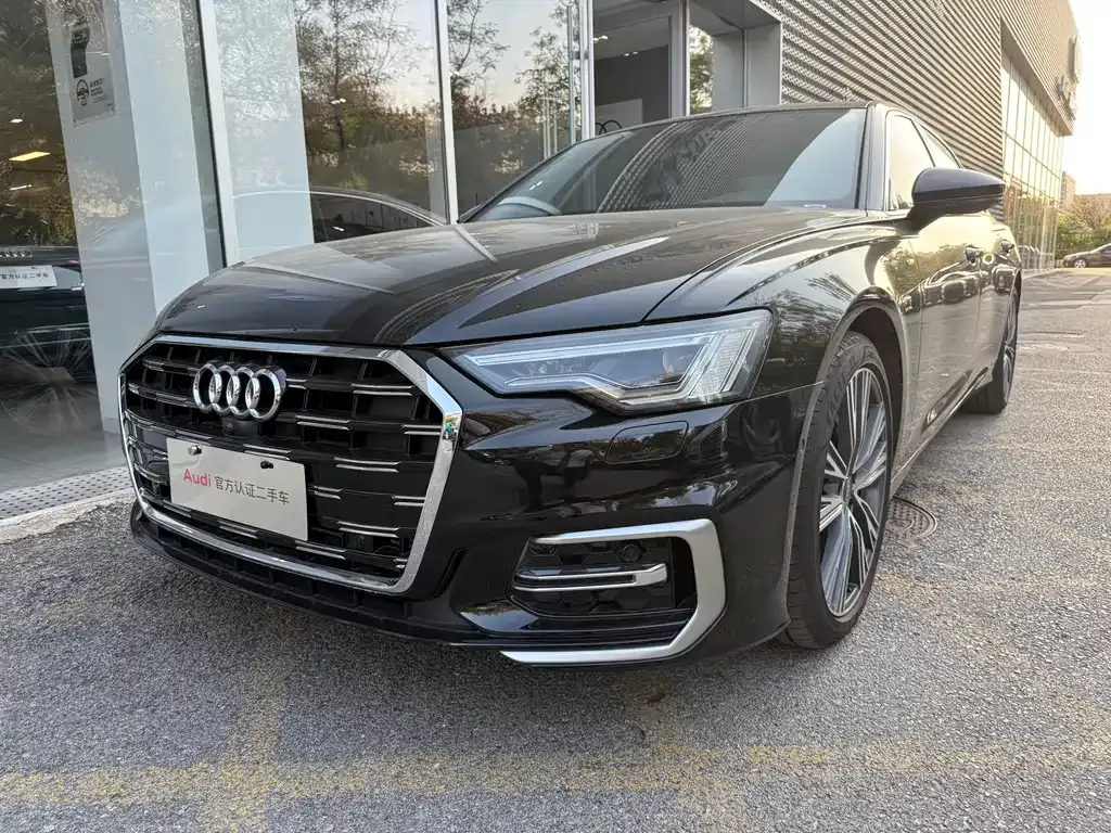 Audi A6L — фото 1