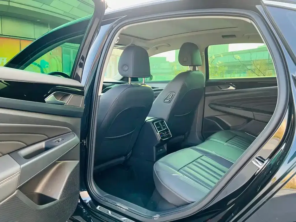 Volkswagen Passat — фото 7