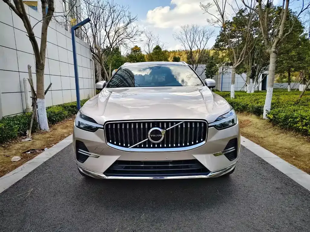 Volvo XC60 — фото 2