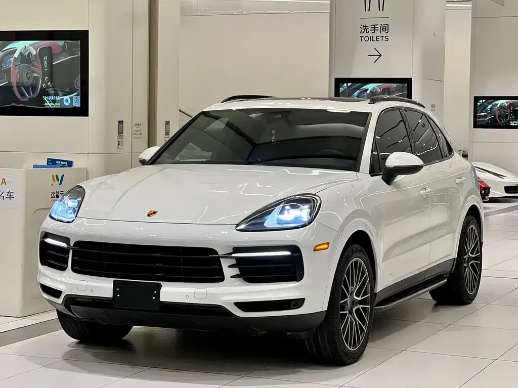 Porsche Cayenne — фото 1