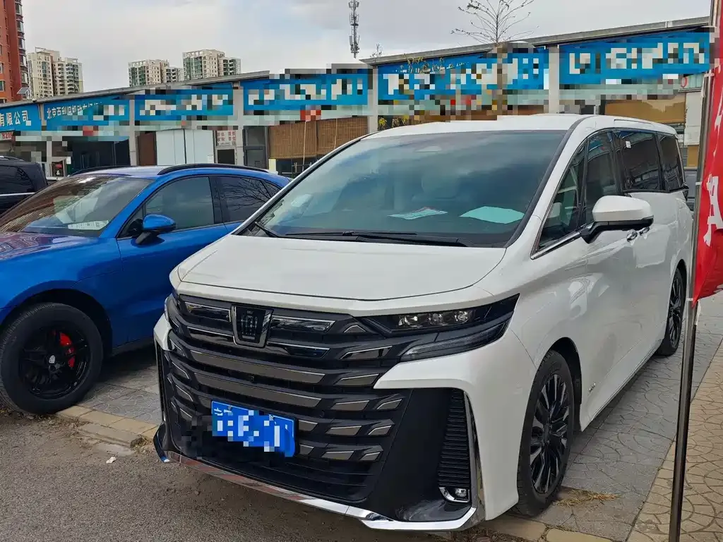 Toyota Vellfire — фото 2