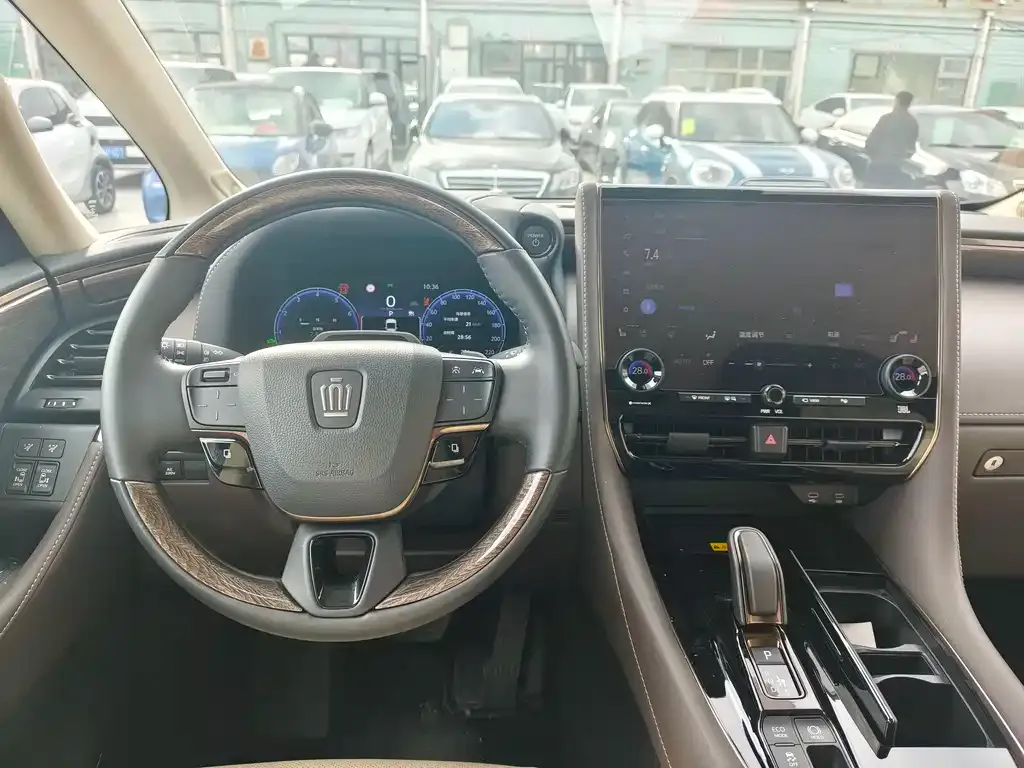 Toyota Vellfire — фото 6