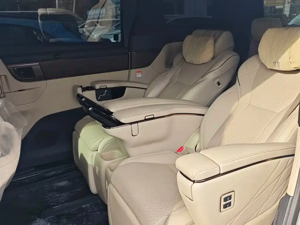 Toyota Vellfire — фото 7
