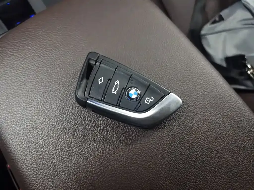 BMW X3 — фото 9
