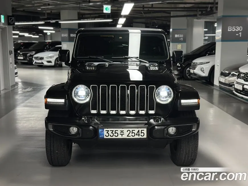 Jeep Wrangler — фото 1