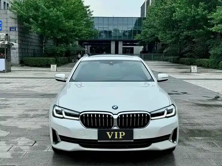 BMW 5 Series — фото 2