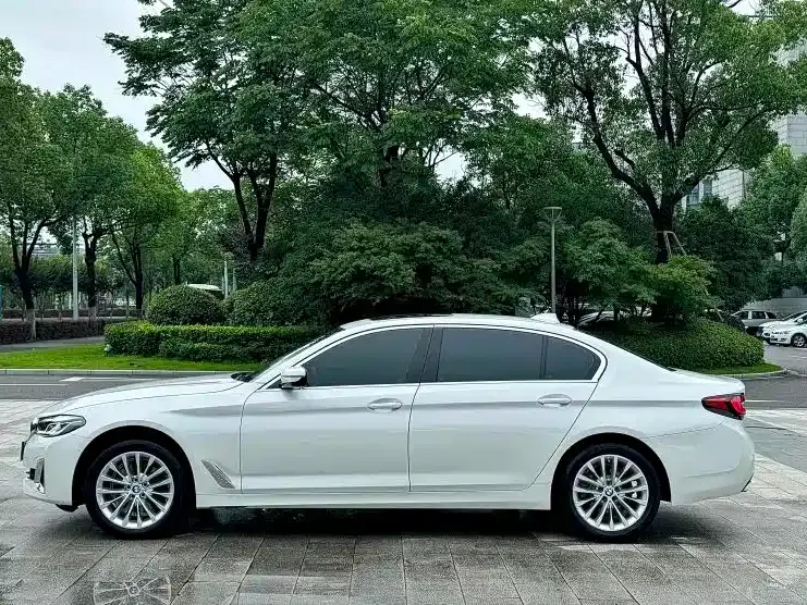 BMW 5 Series — фото 3