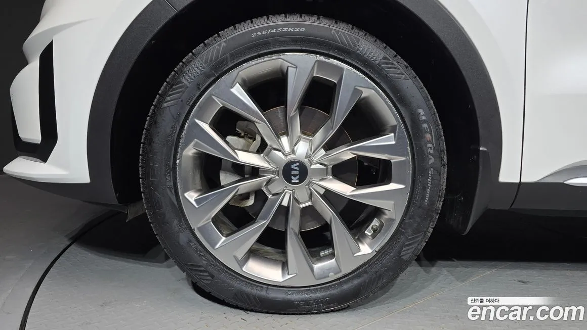 Kia Sorento — фото 5