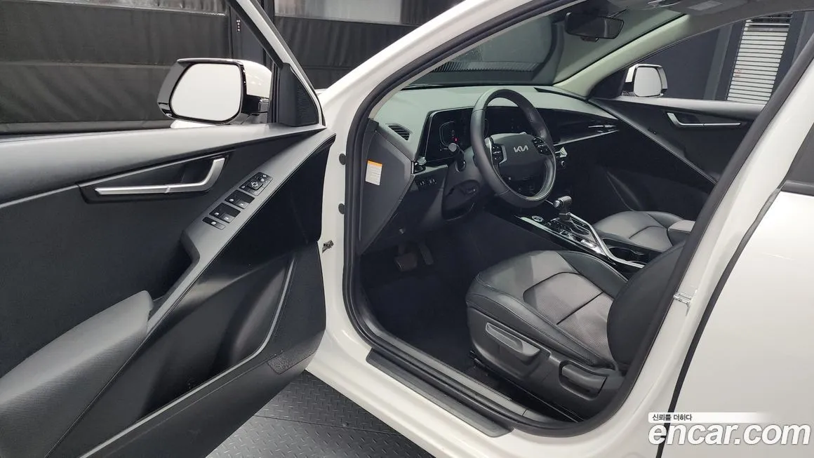 Kia Niro — фото 10