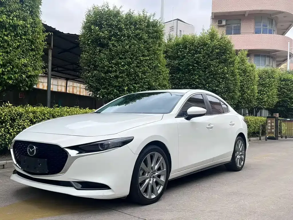 Mazda 3 Axela — фото 1