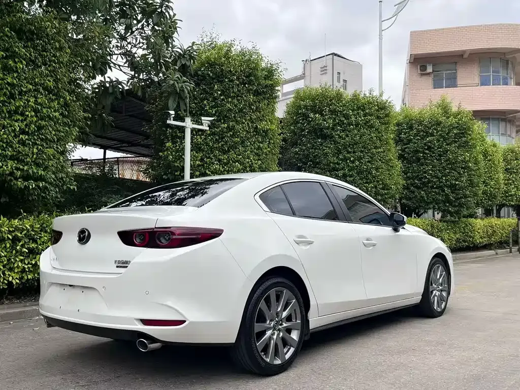 Mazda 3 Axela — фото 4