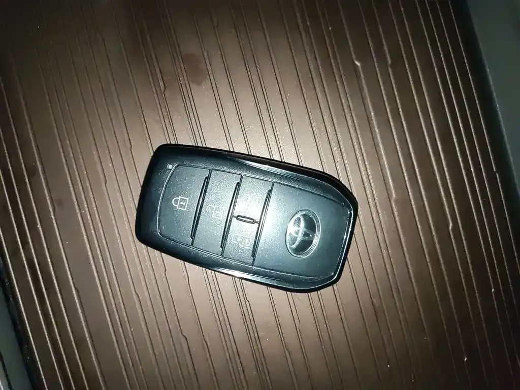 Toyota Granvia — фото 9