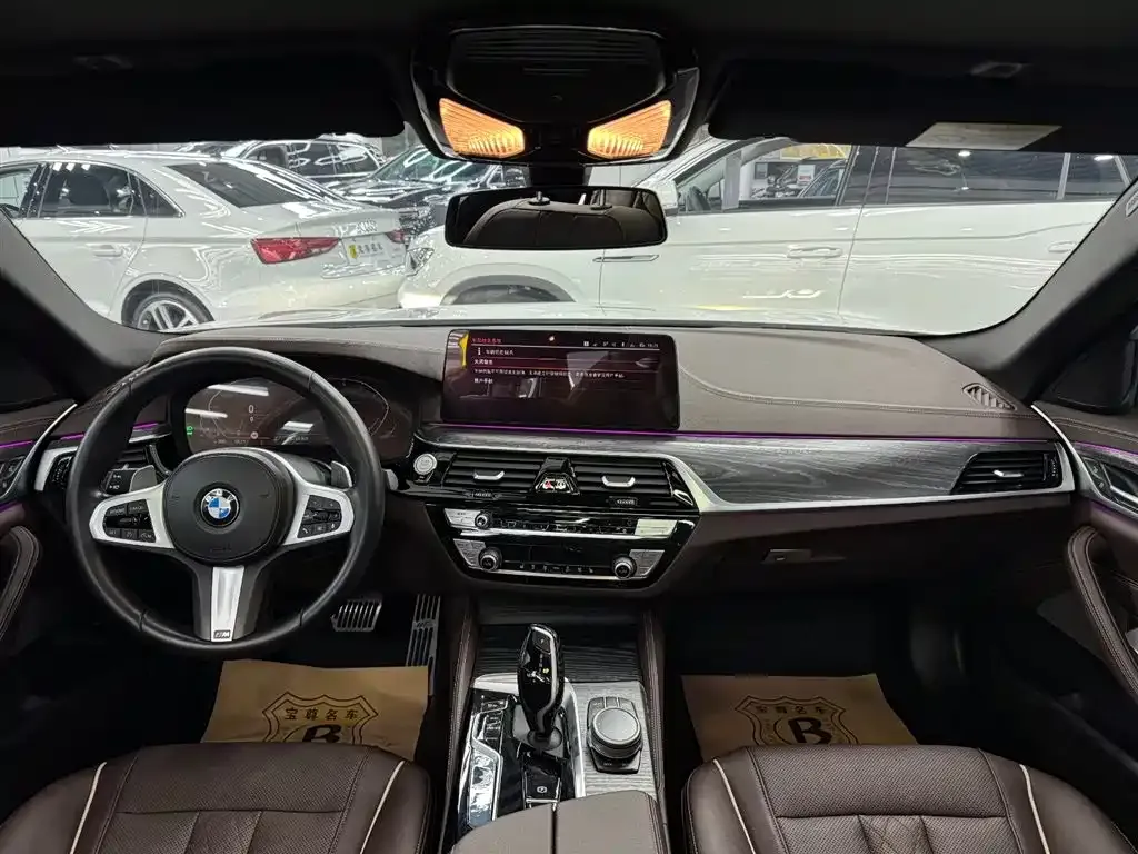 BMW 5 Series — фото 10