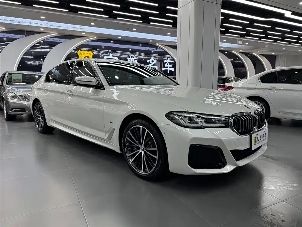 BMW 5 Series — фото 2