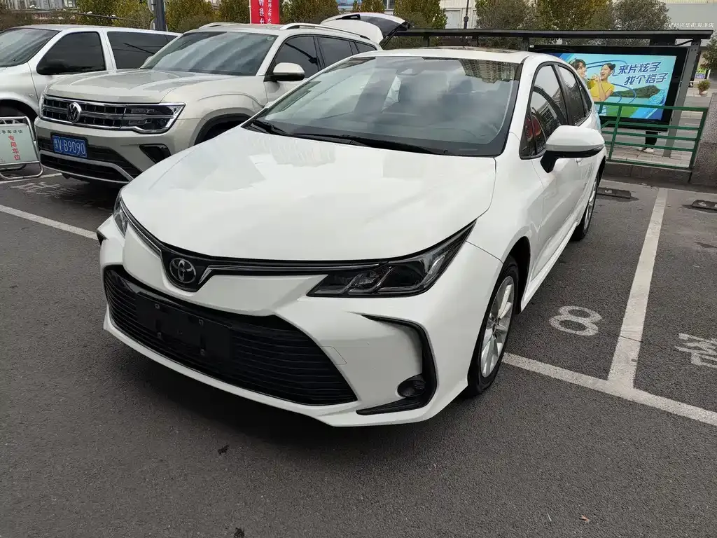 Toyota Corolla — фото 1