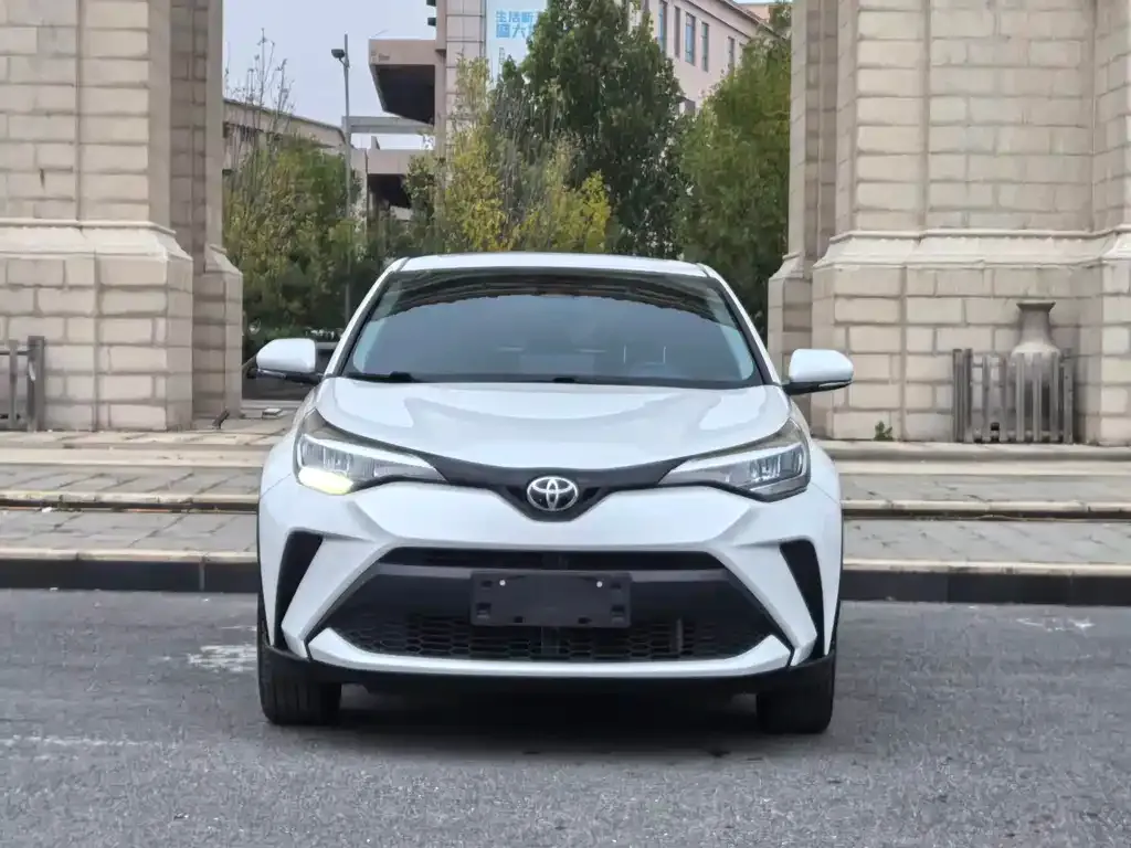 Toyota C-HR — фото 2