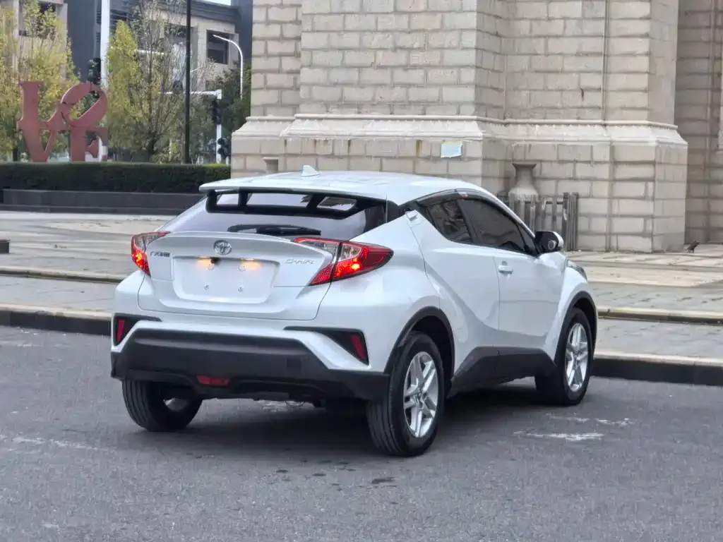 Toyota C-HR — фото 5