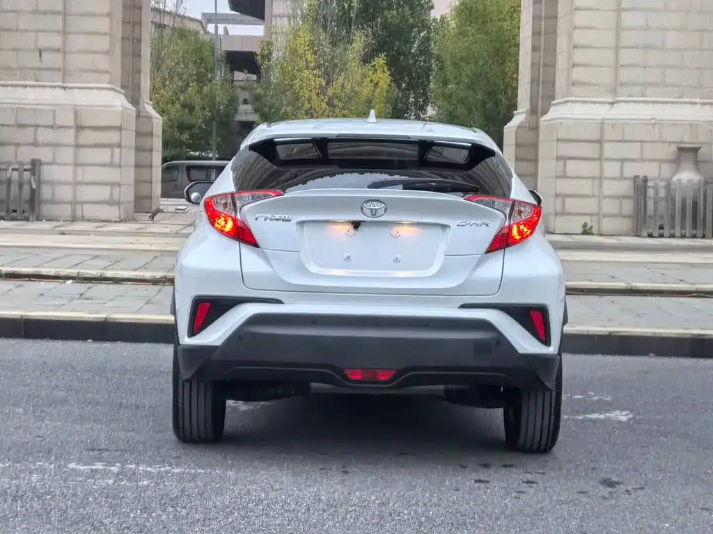 Toyota C-HR — фото 6