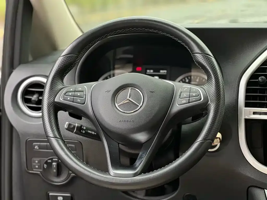 Mercedes-Benz Vito — фото 10