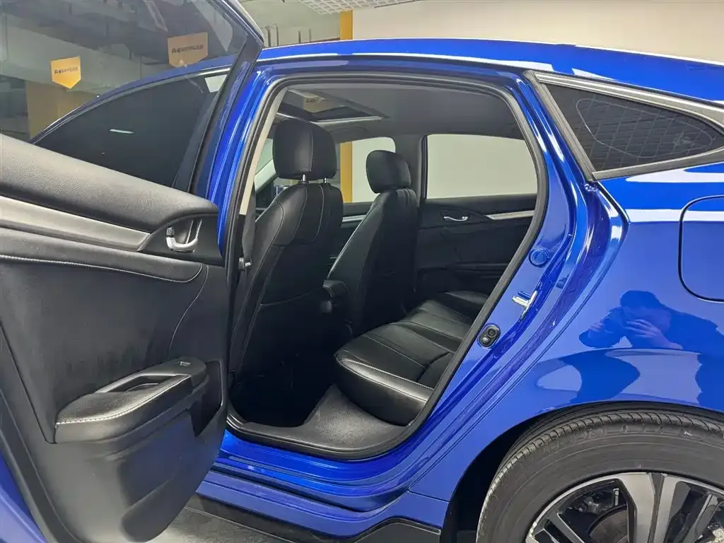 Honda Civic — фото 10