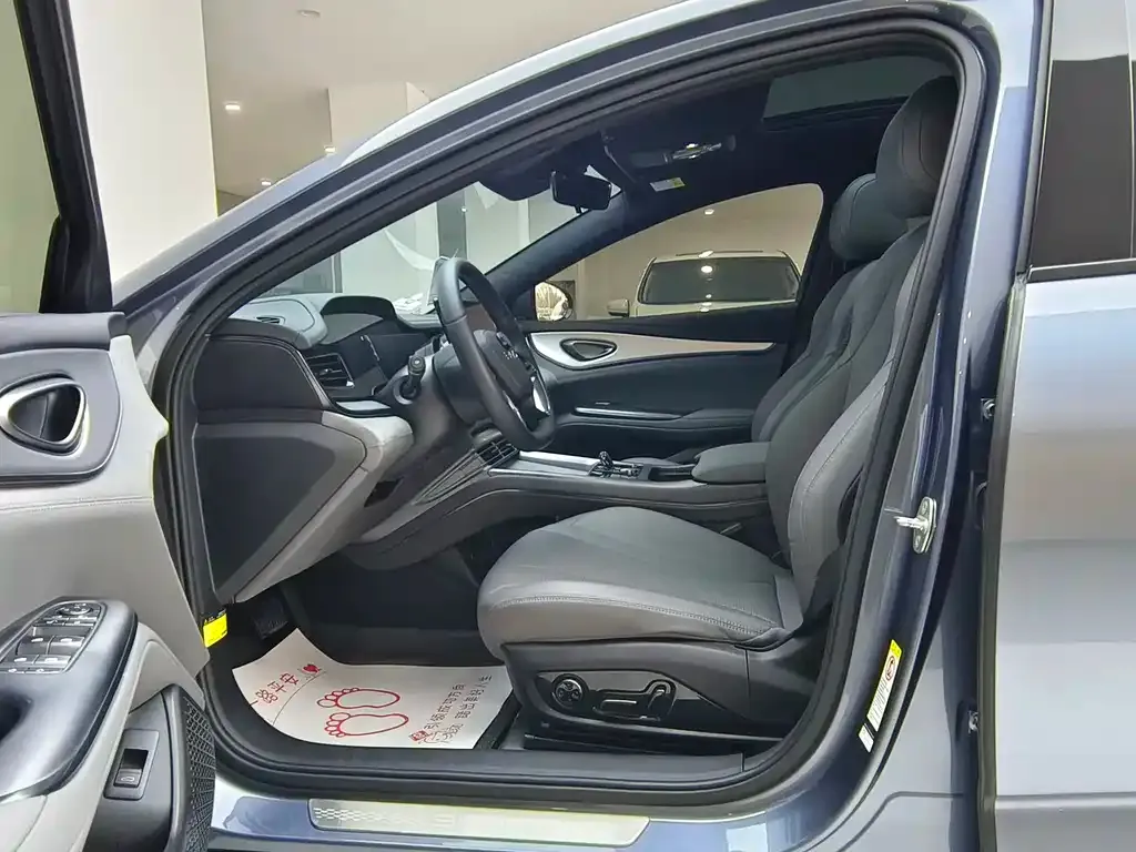 BYD Seal 07 DM-i — фото 9