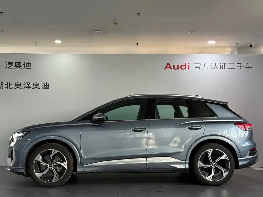 Audi Q4 e-tron — фото 2