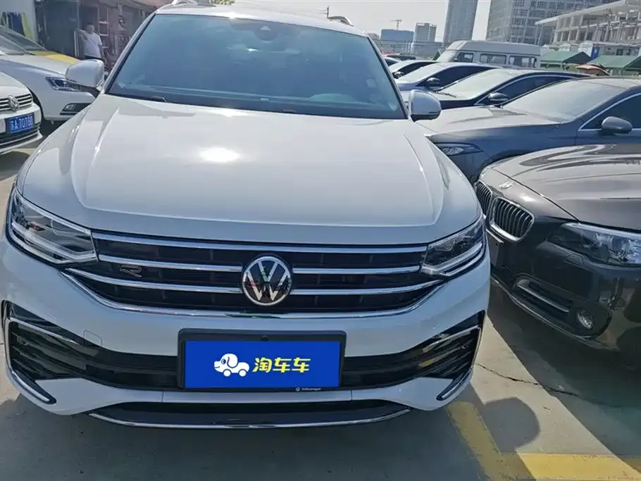 Volkswagen Tiguan L — фото 2